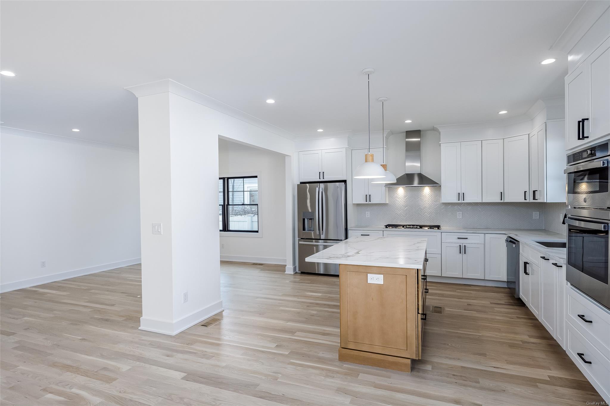 14 Marlboro Pl, Bellmore, New York image 9