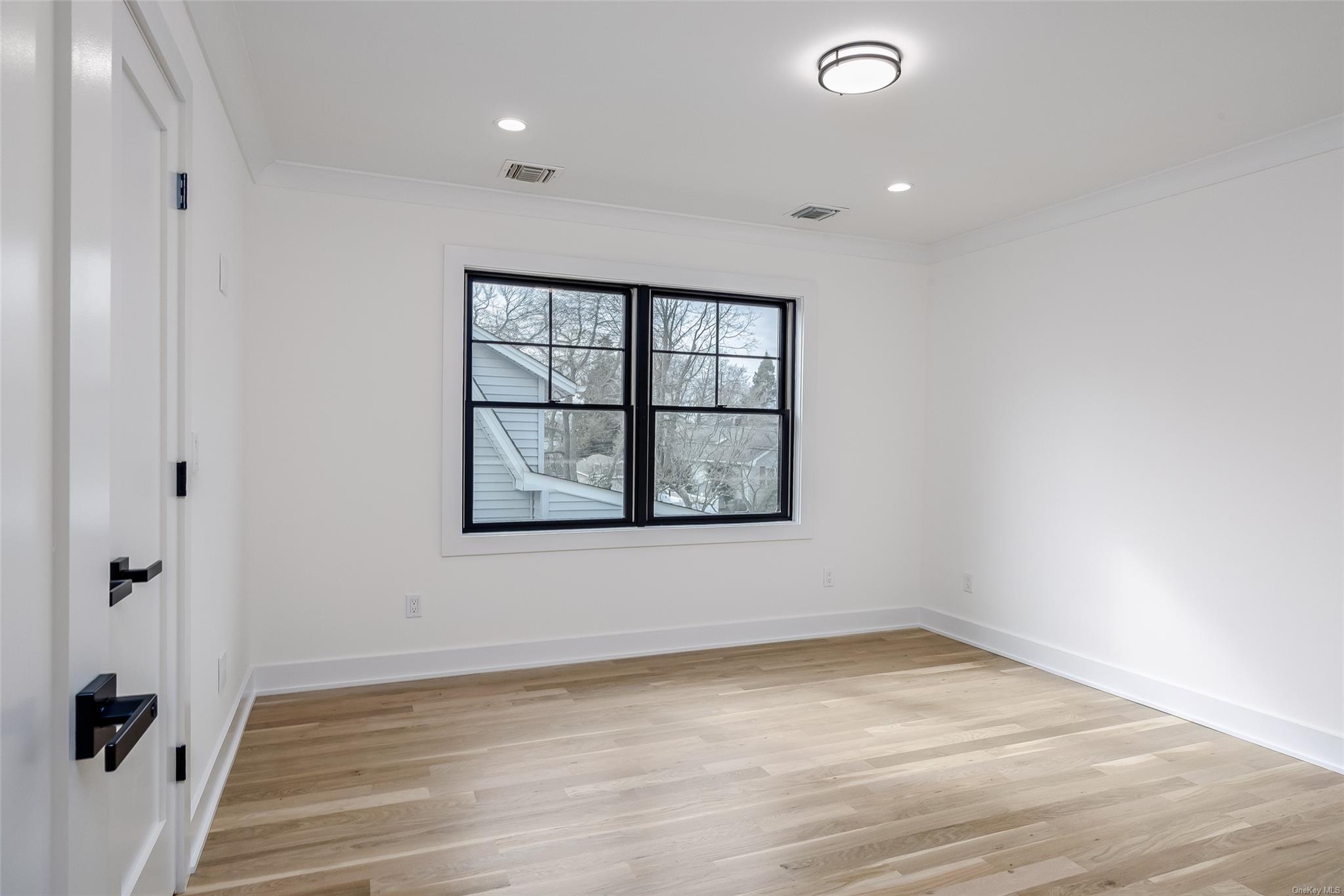 14 Marlboro Pl, Bellmore, New York image 32