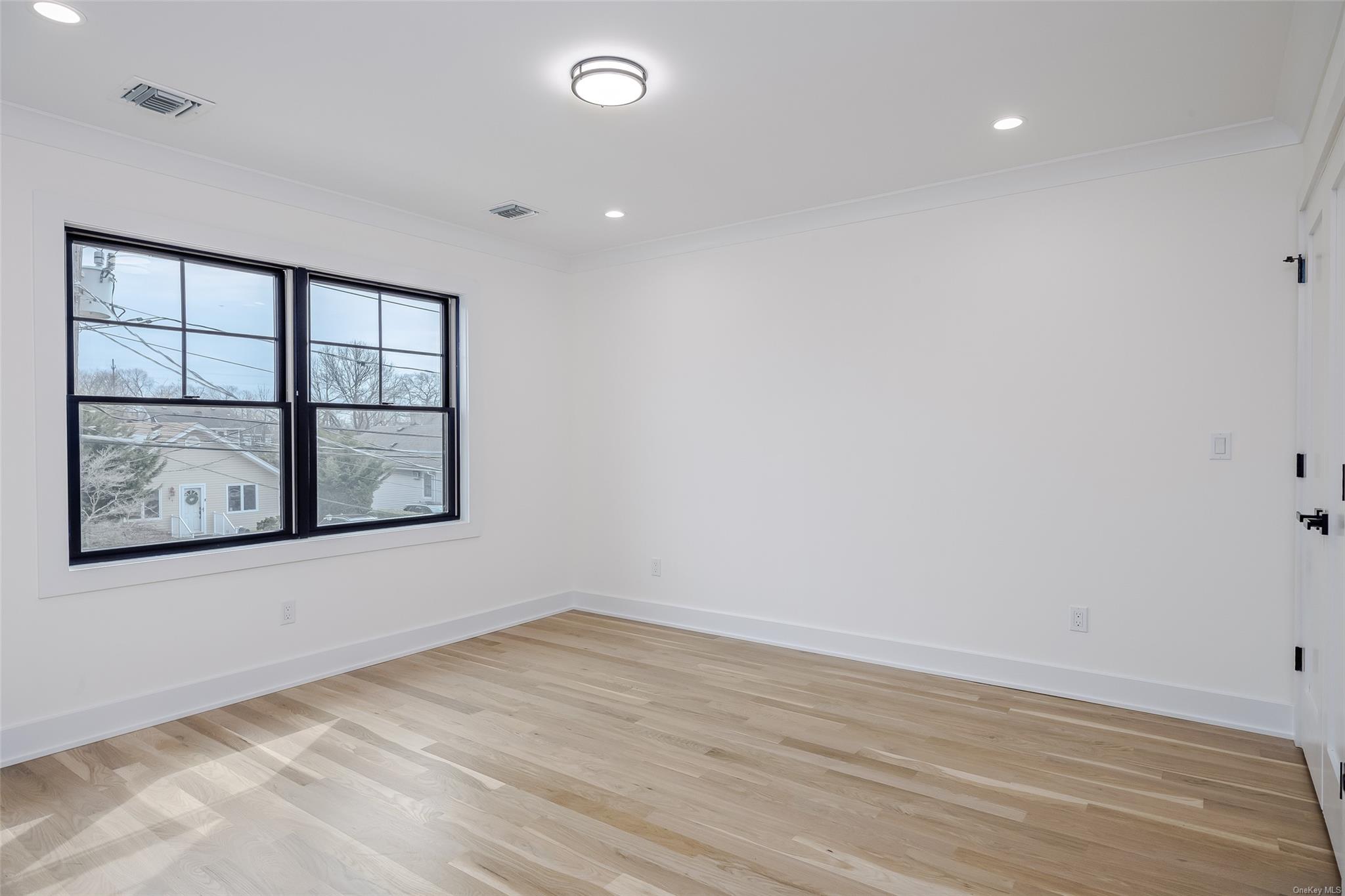 14 Marlboro Pl, Bellmore, New York image 34