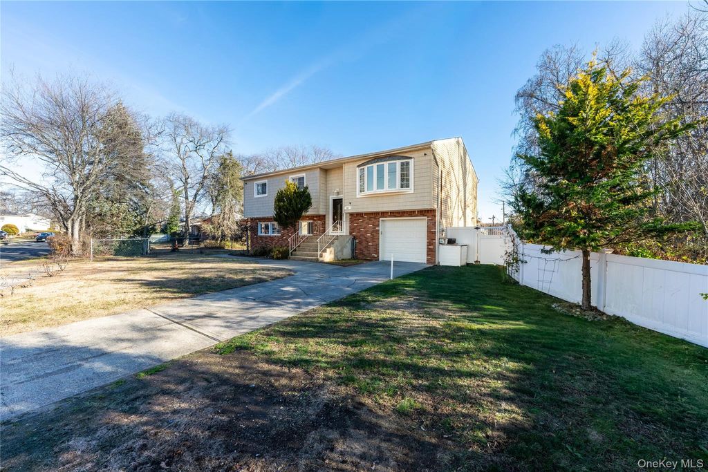 Photo of 361 Nevada Street, Lindenhurst, NY 11757 (MLS # 969416)