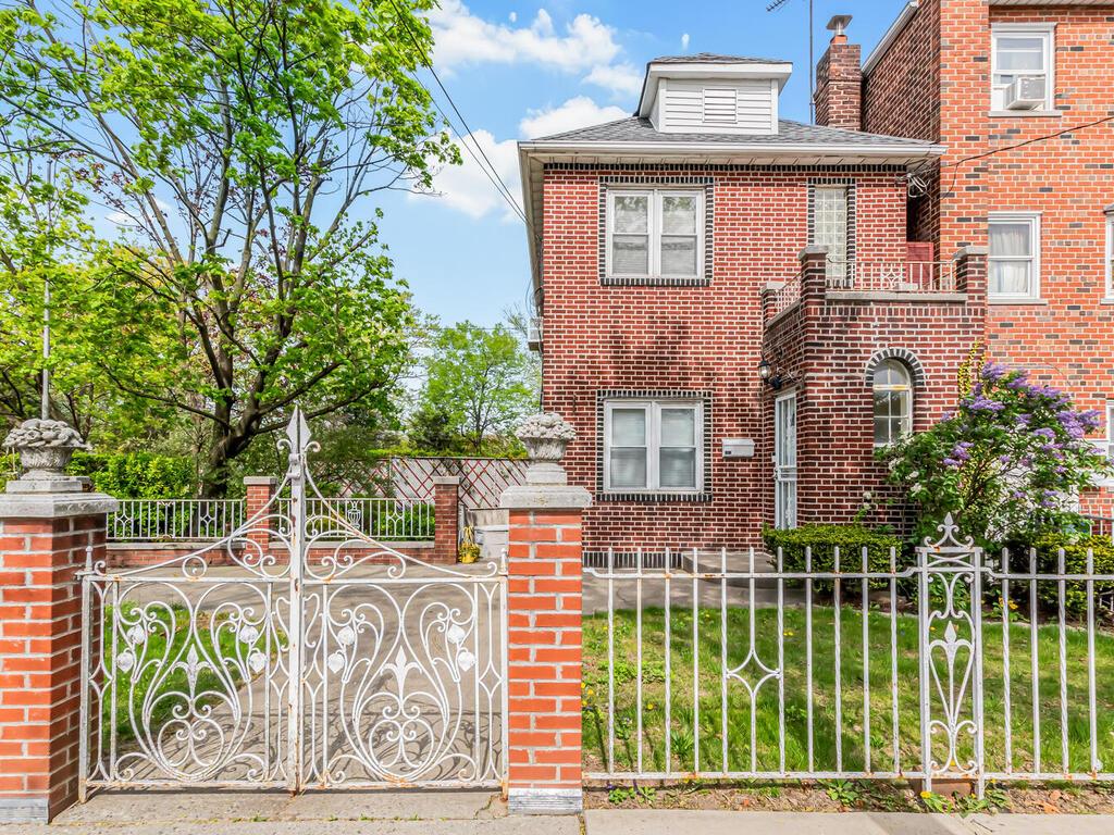 1313 Kearney Avenue, Bronx, New York image 2