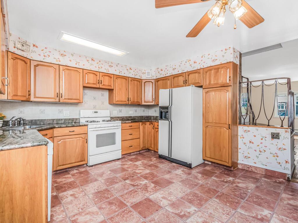 1313 Kearney Avenue, Bronx, New York image 11