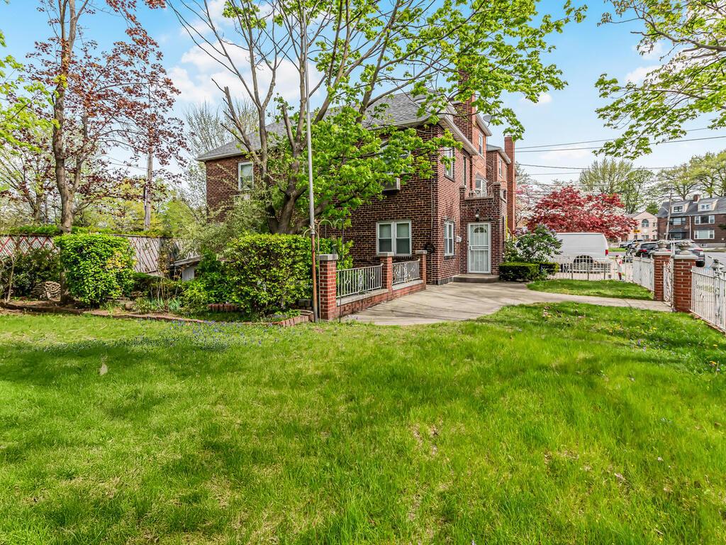 1313 Kearney Avenue, Bronx, New York image 4
