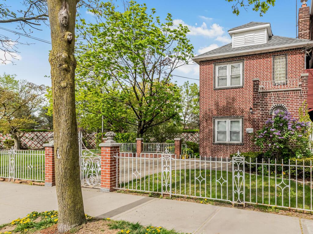 1313 Kearney Avenue, Bronx, New York image 3