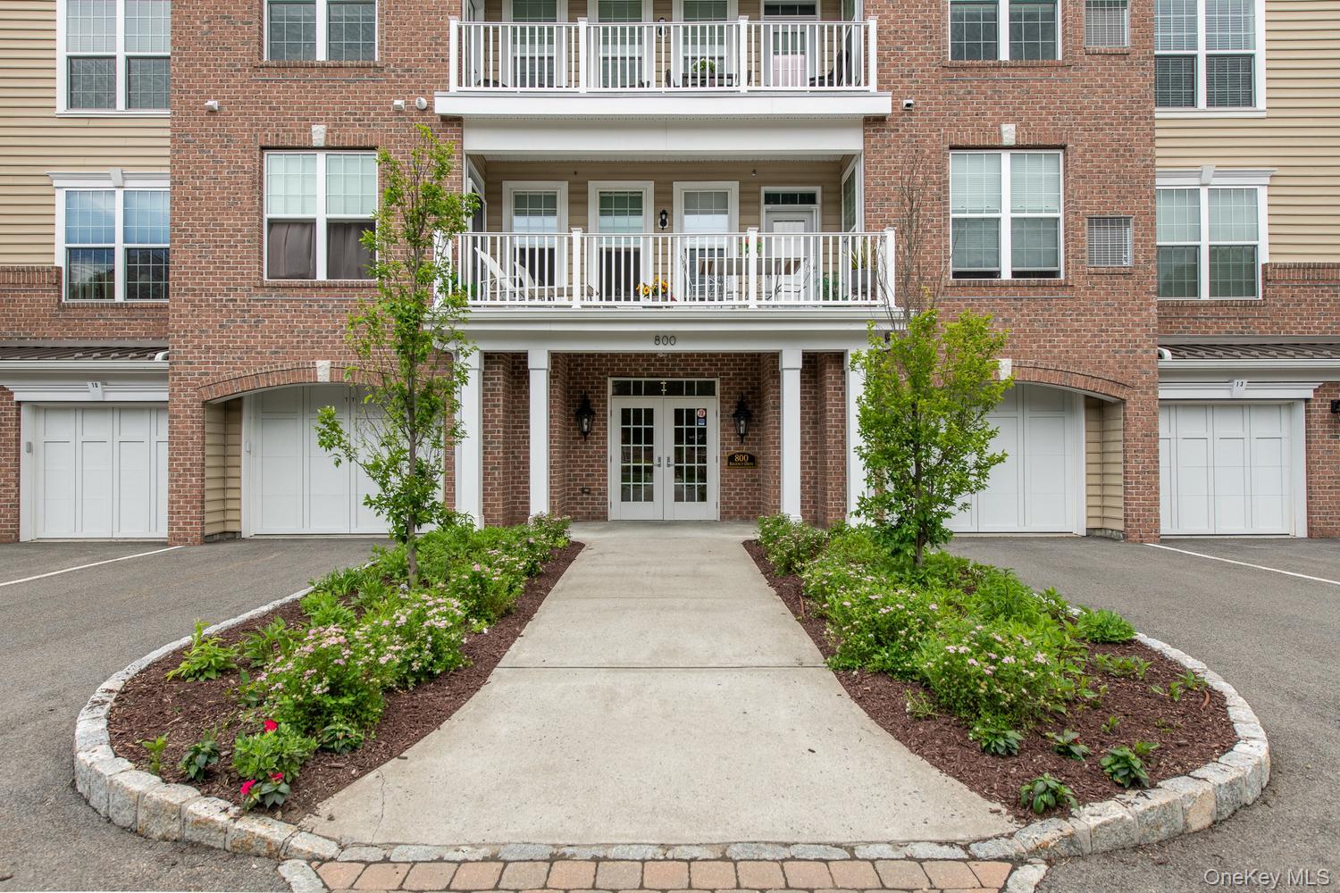 835 Regency Drive