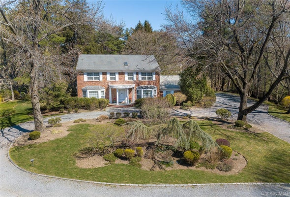 18 QUAKER RIDGE RD, GLEN HEAD, NY 11545 - Image adb8d84b3ddf6bb8e491f19d3f5b3438/832498799