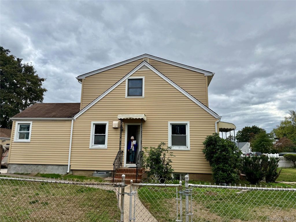 Photo of 641 Lowell Road, Uniondale, NY 11553 (MLS # 923437)