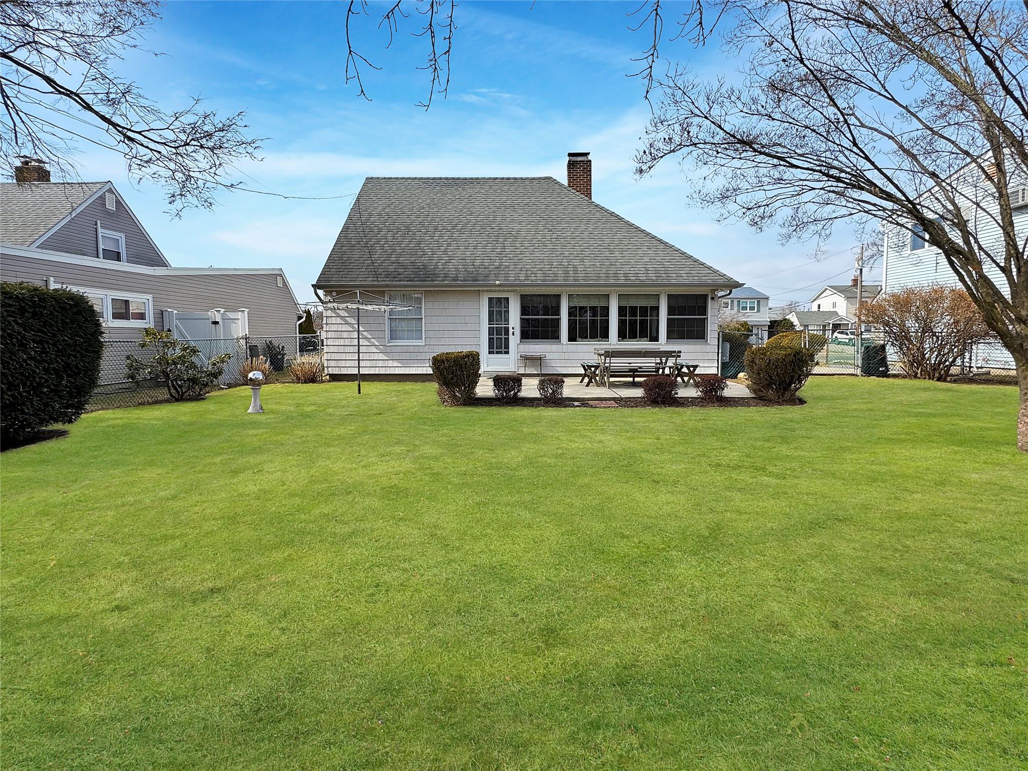 183 Kingfisher Road, Levittown, New York image 15
