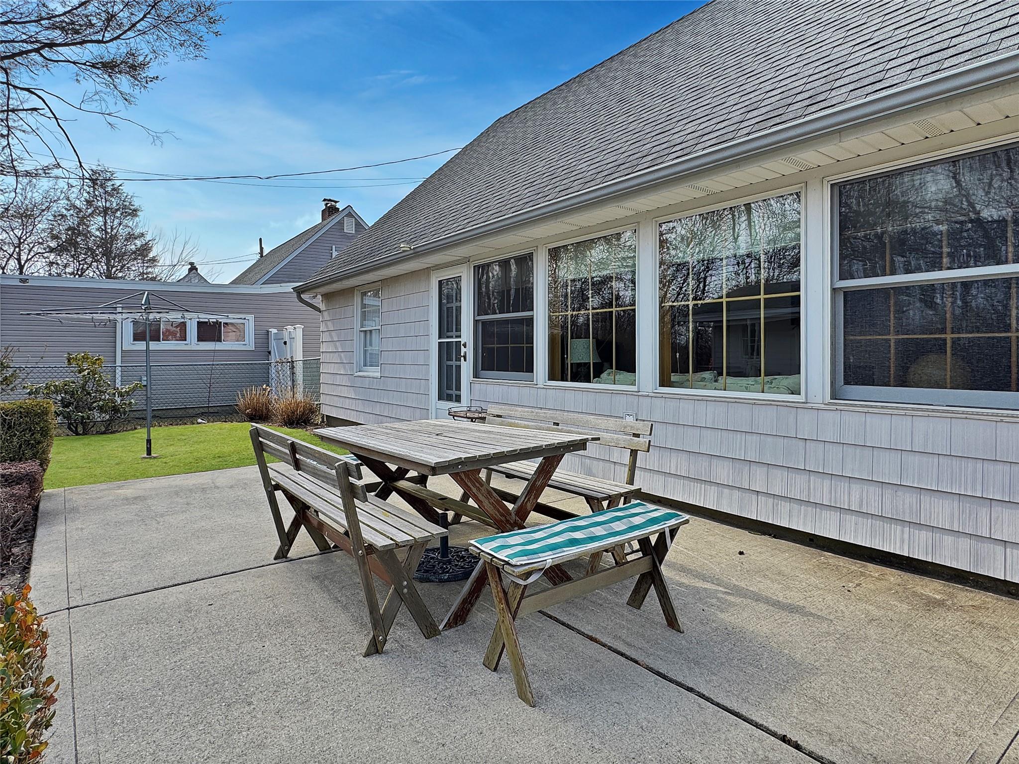 183 Kingfisher Road, Levittown, New York image 13