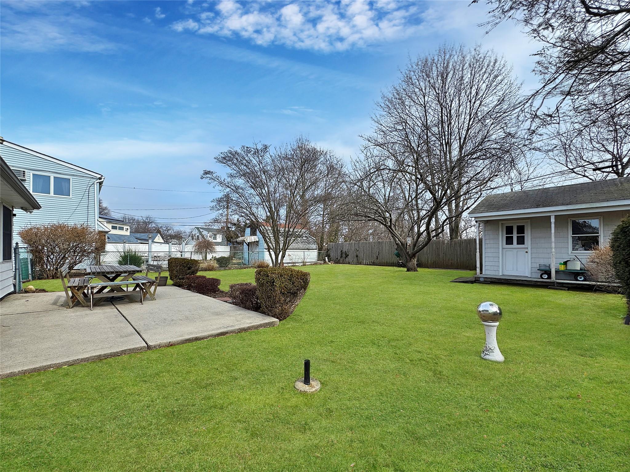 183 Kingfisher Road, Levittown, New York image 16