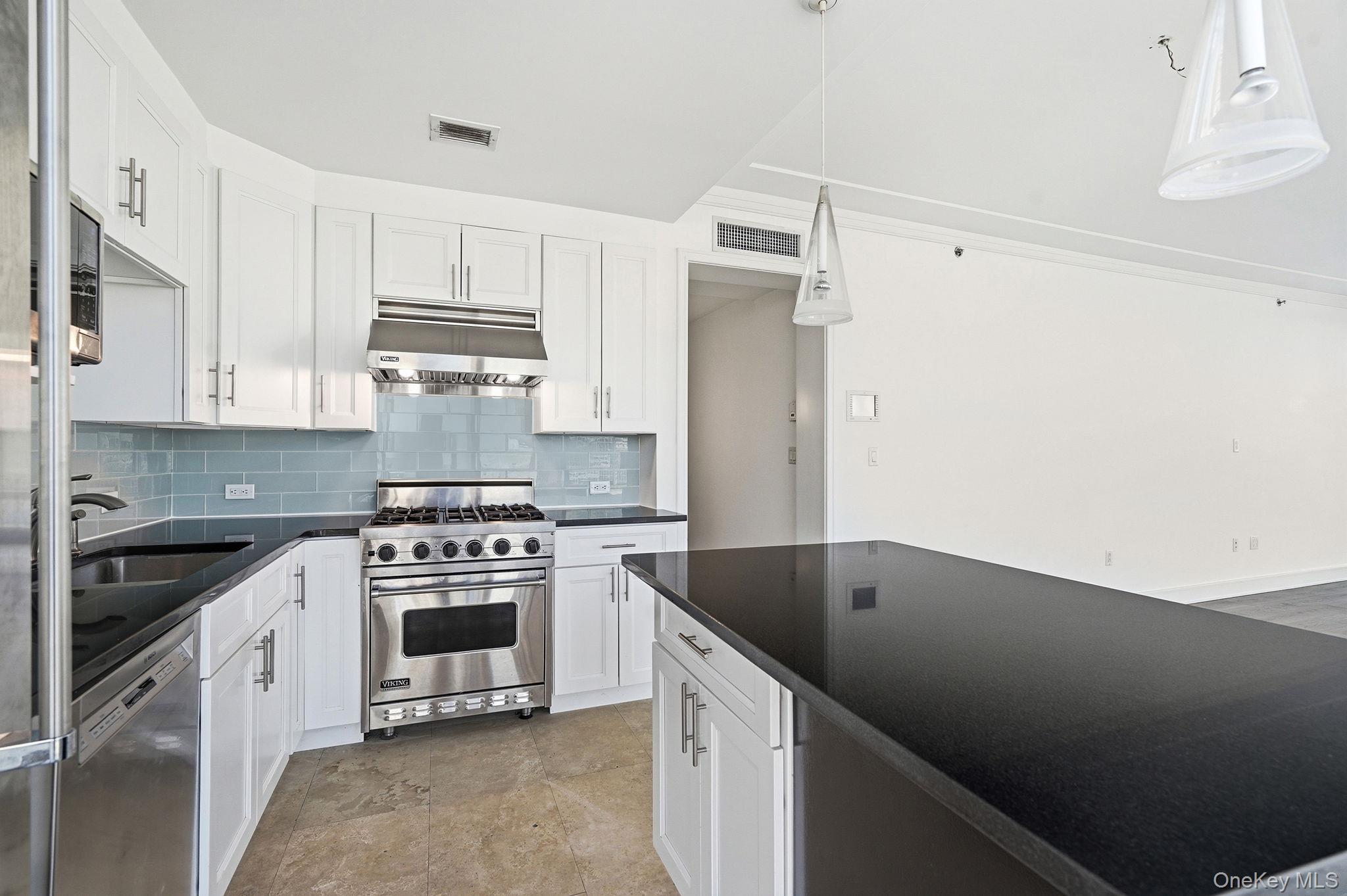 1 Renaissance Square 11G