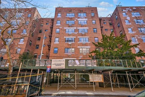 Photo of 99-10 60th Avenue Ave #5D, Corona, NY 11368 (MLS # 941797)