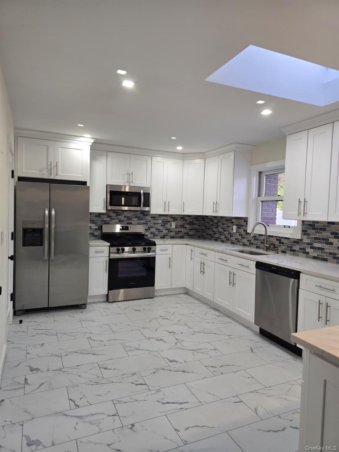 27 Hickory Avenue - Photo 4