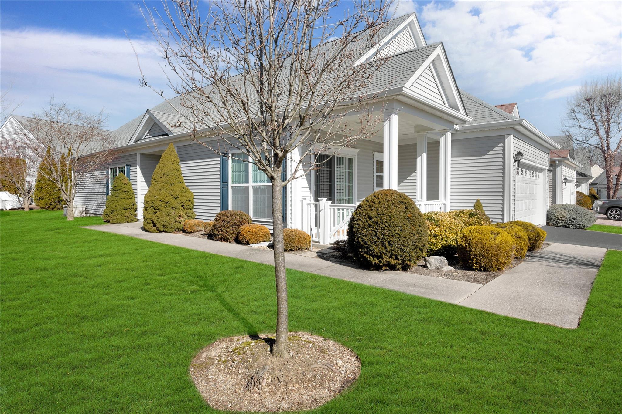 60 Louden Loop #60, Mount Sinai, New York image 22