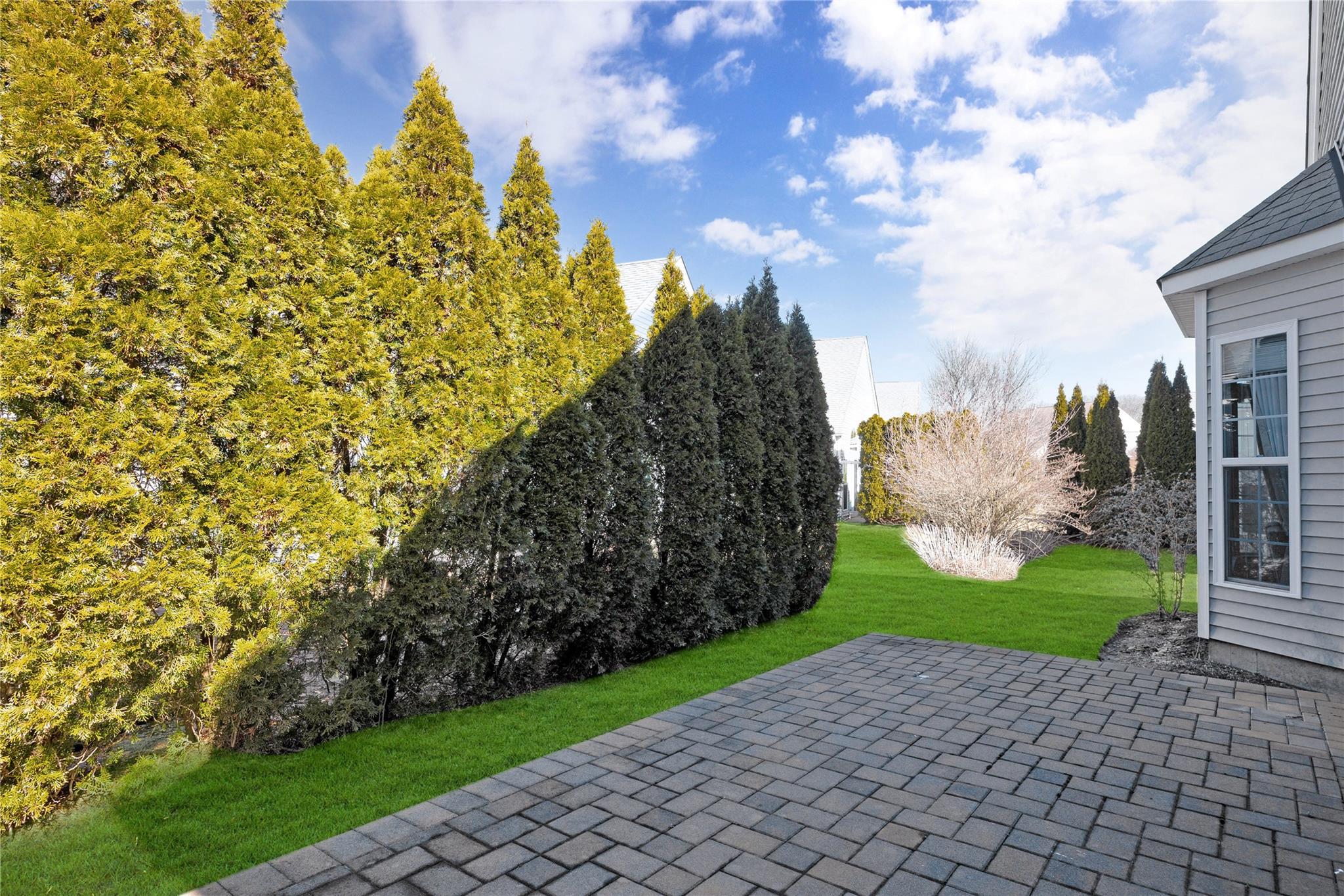 60 Louden Loop #60, Mount Sinai, New York image 23