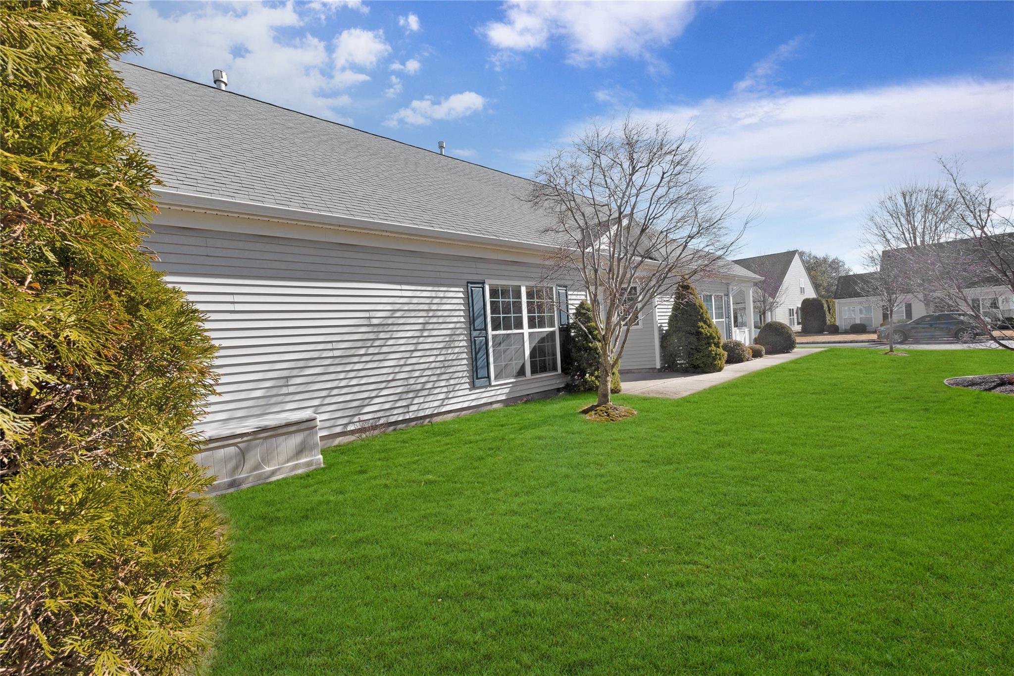 60 Louden Loop #60, Mount Sinai, New York image 21