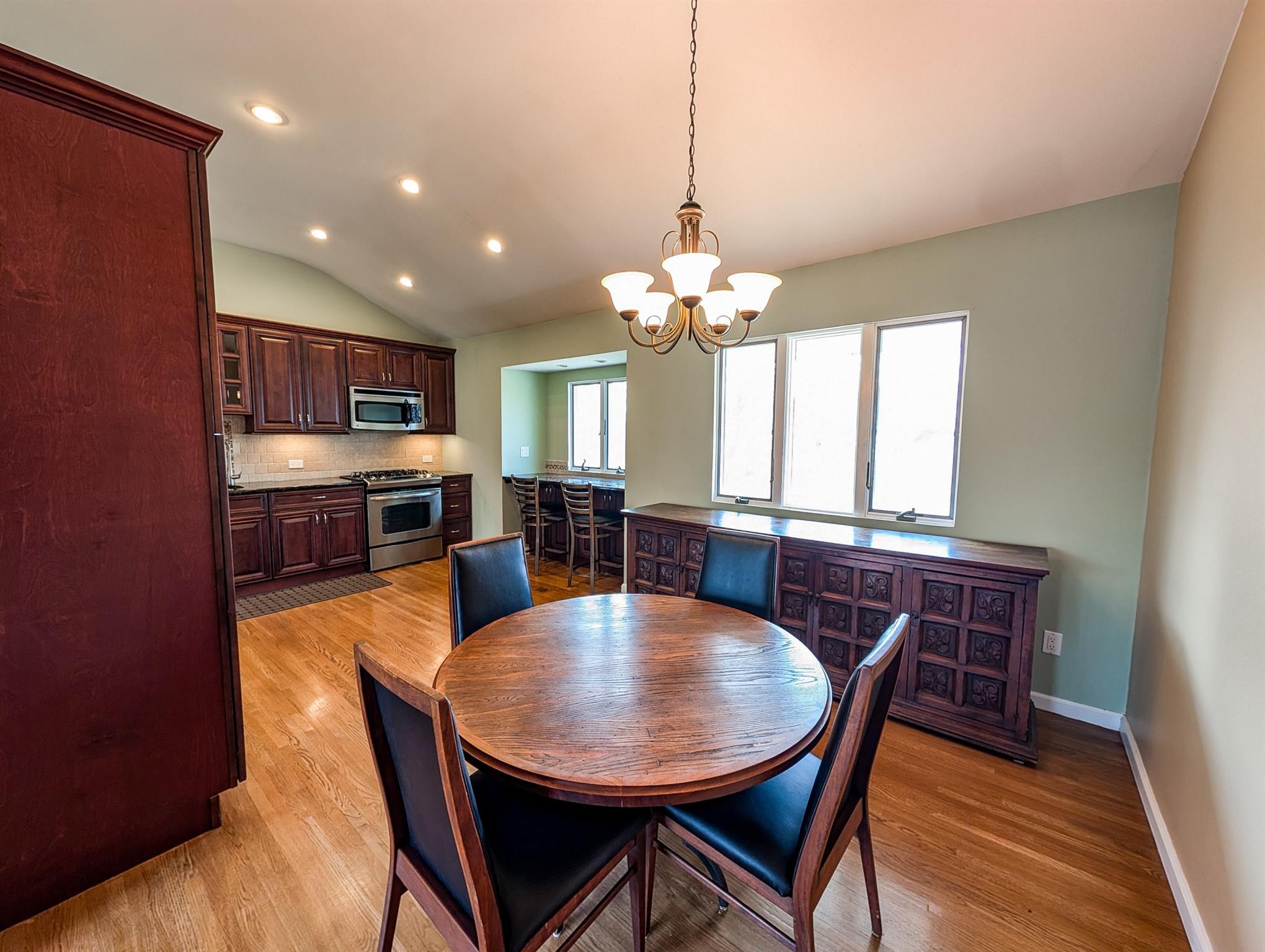 333 Town Line Road, East Northport, New York image 7