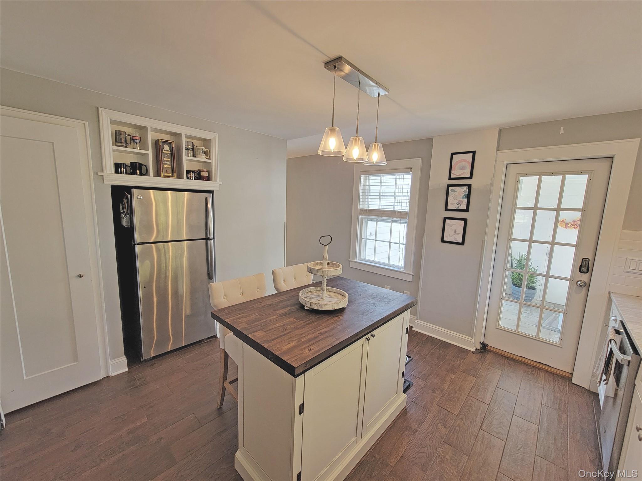 76 Bayport Ave Avenue