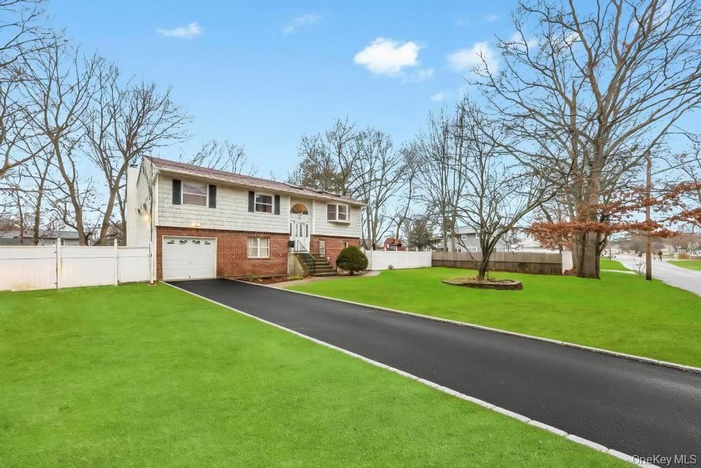 Photo of 542 Freeman Avenue, Brentwood, NY 11717 (MLS # 951709)