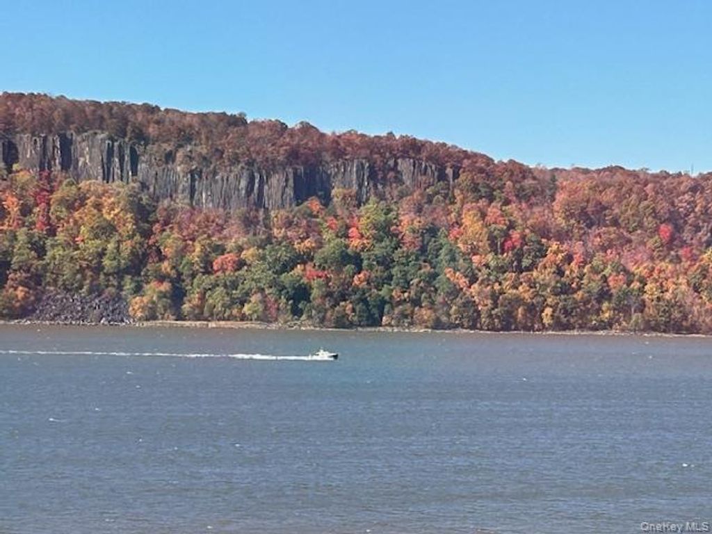 Photo of 27 Maple Avenue #3B, Hastings-on-Hudson, NY 10706 (MLS # 964888)