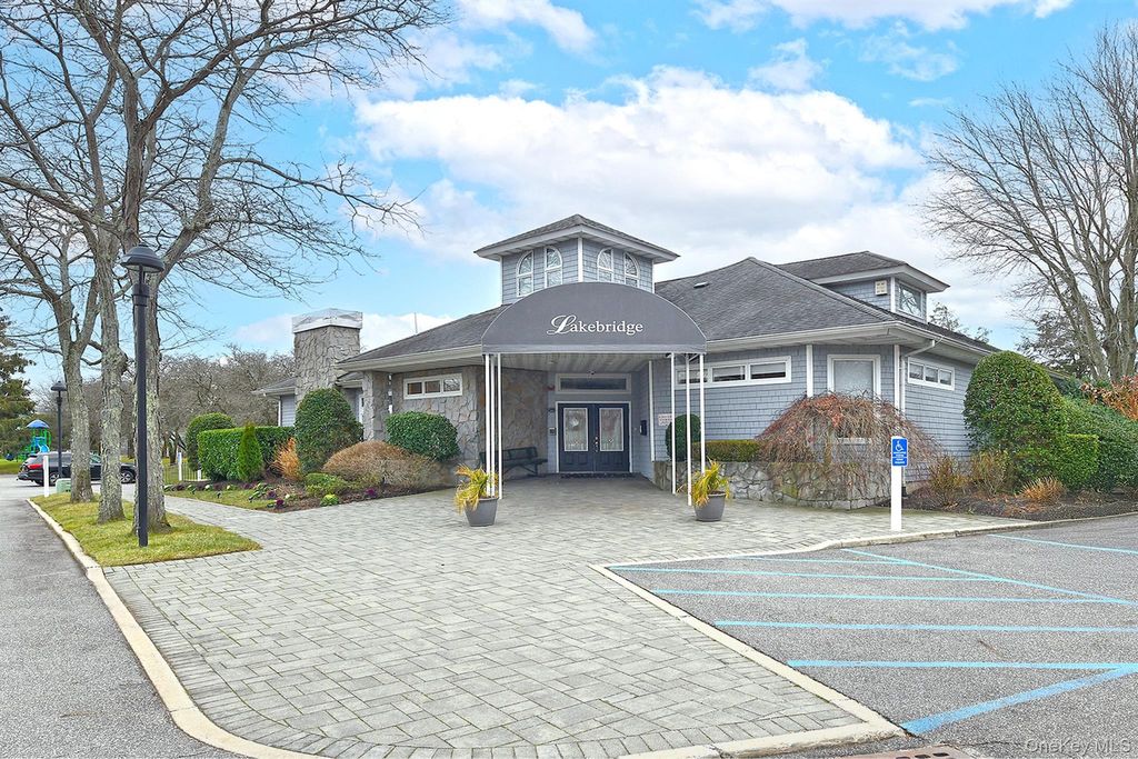 Photo of 79 Lakebridge Drive S, Kings Park, NY 11754 (MLS # 936580)