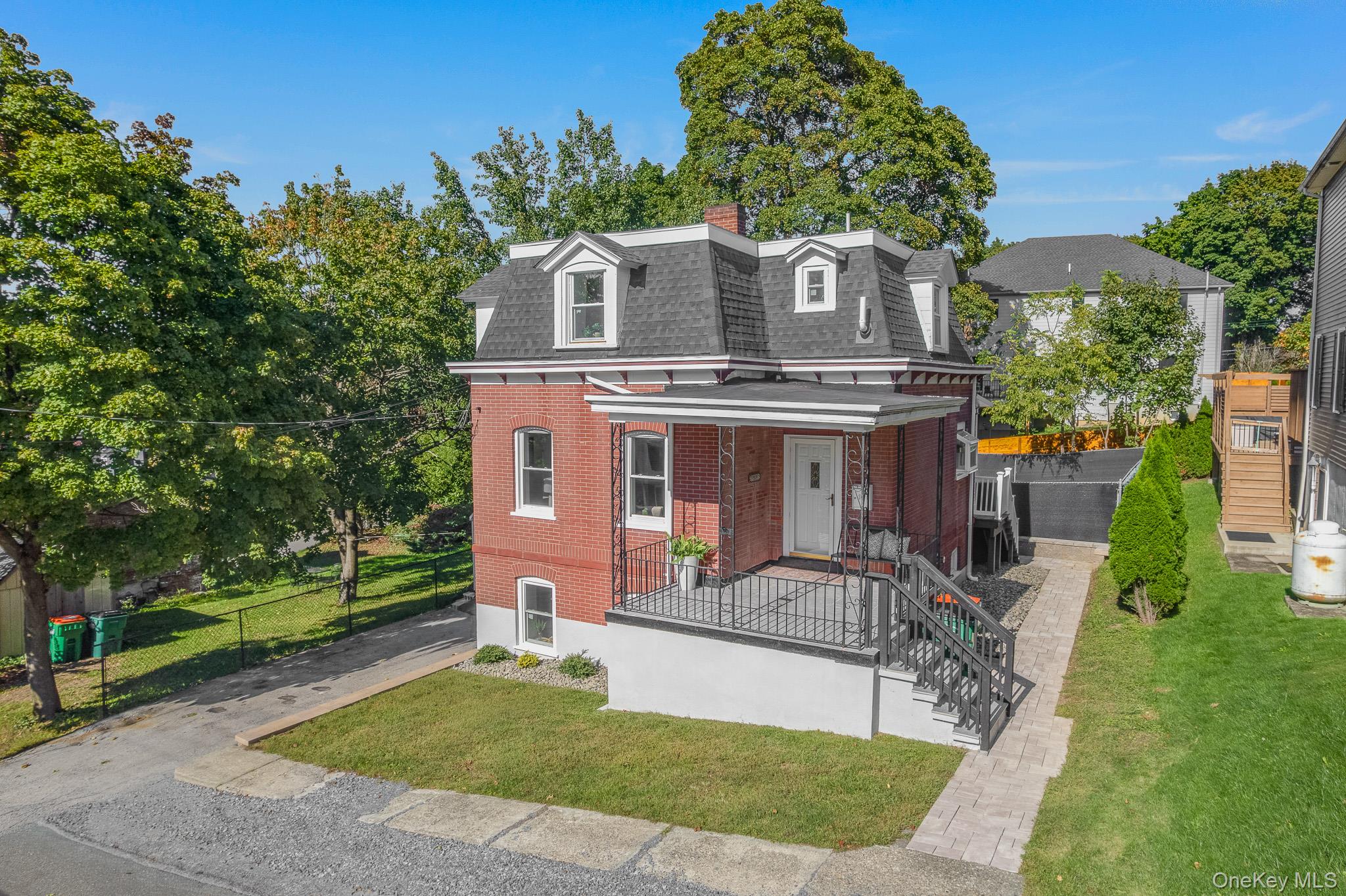 10 Robinson Street