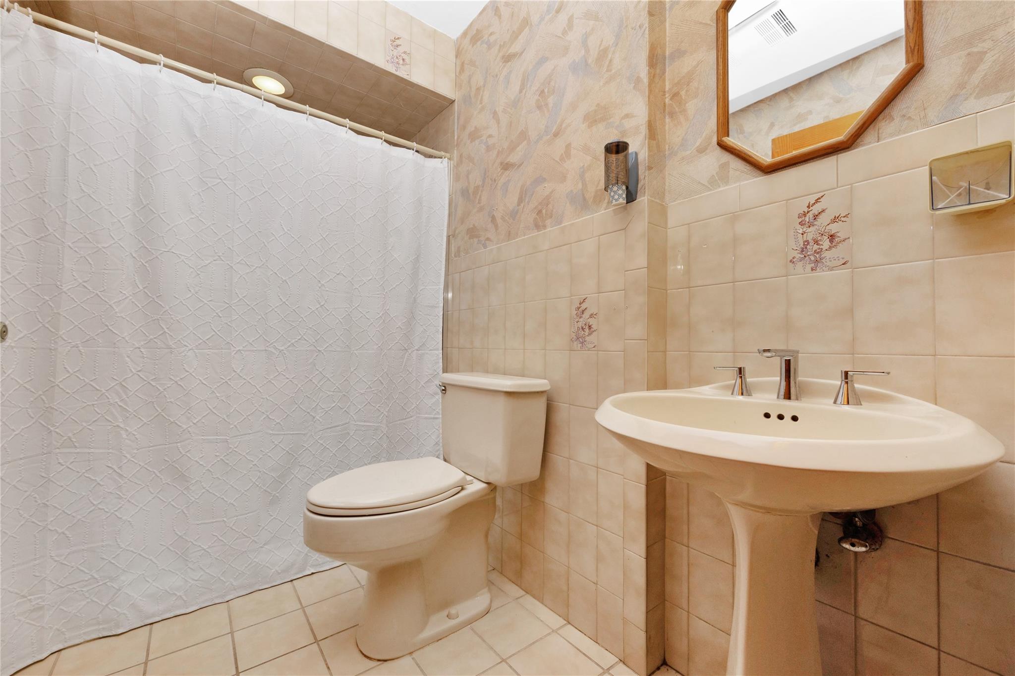 26 Steuben Avenue, Bethpage, New York image 22