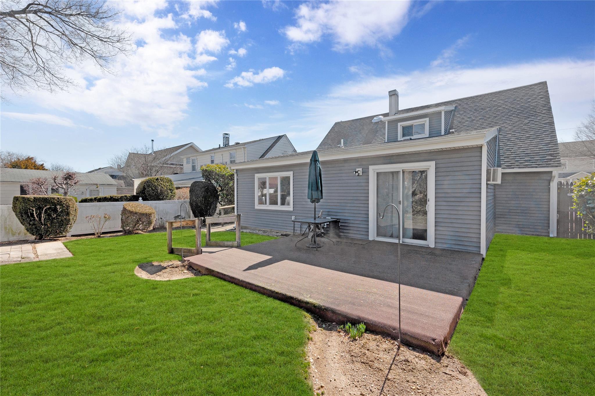26 Steuben Avenue, Bethpage, New York image 5
