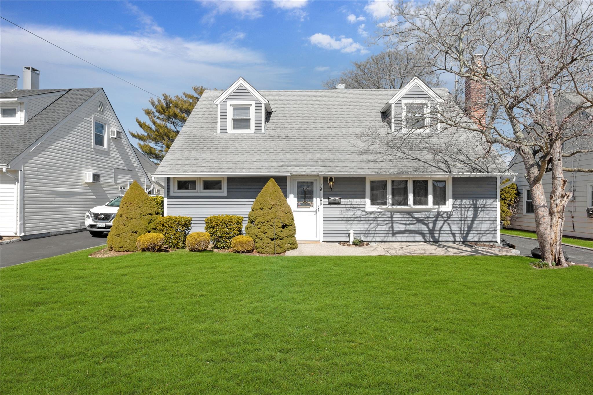 26 Steuben Avenue, Bethpage, New York image 2