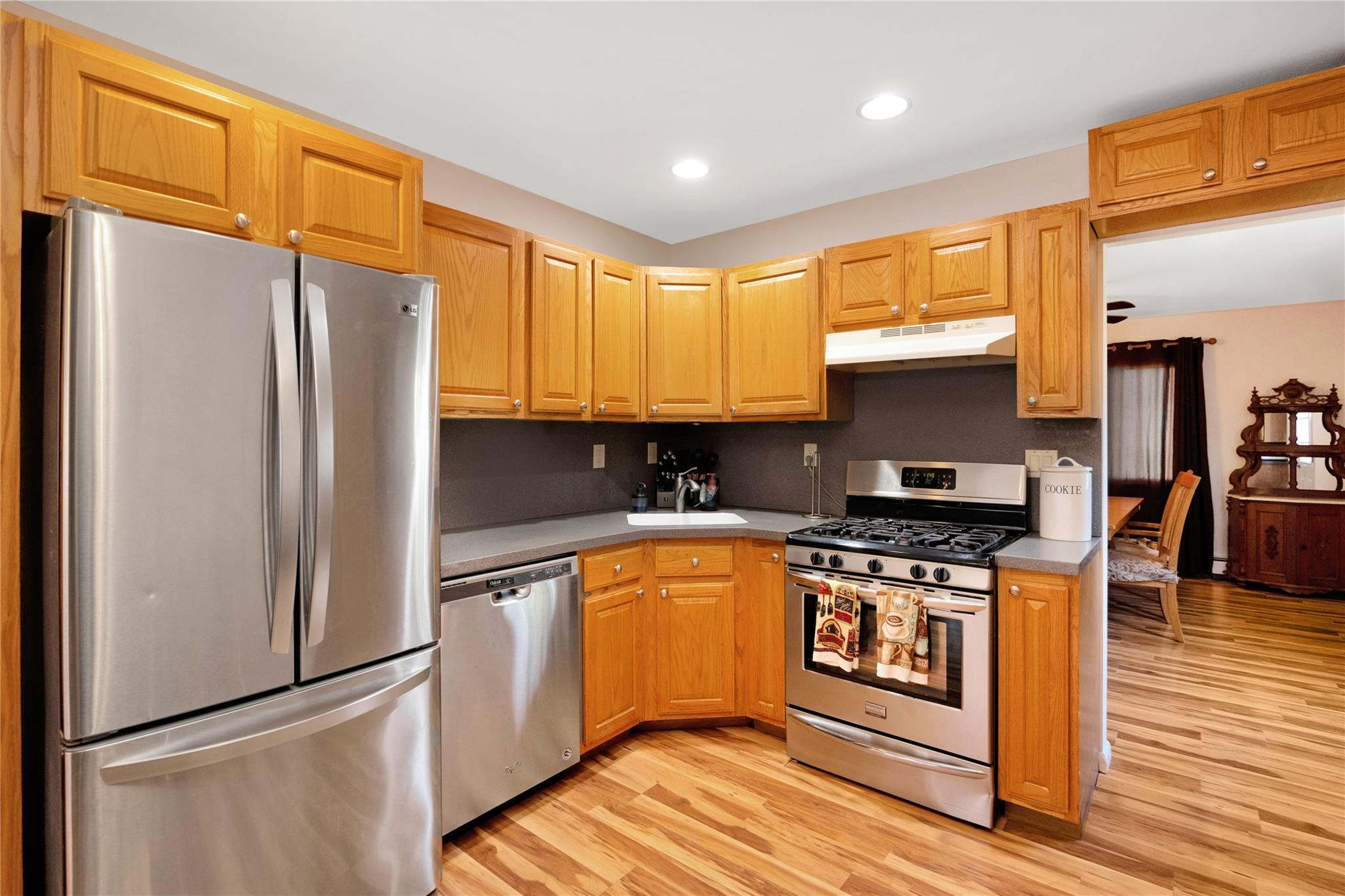 26 Steuben Avenue, Bethpage, New York image 15