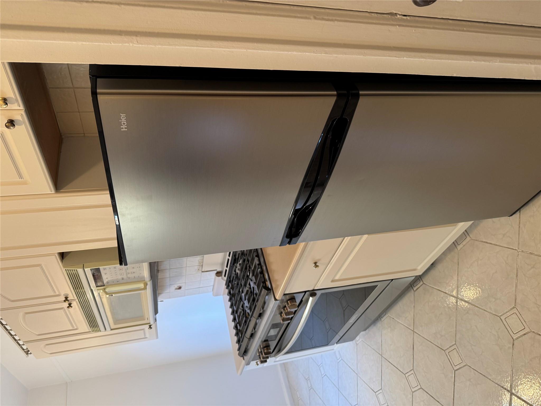 2925 Matthews Avenue 5F