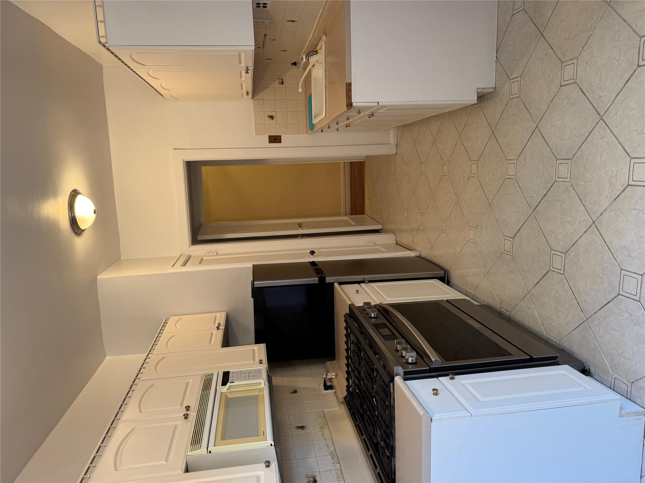 2925 Matthews Avenue 5F