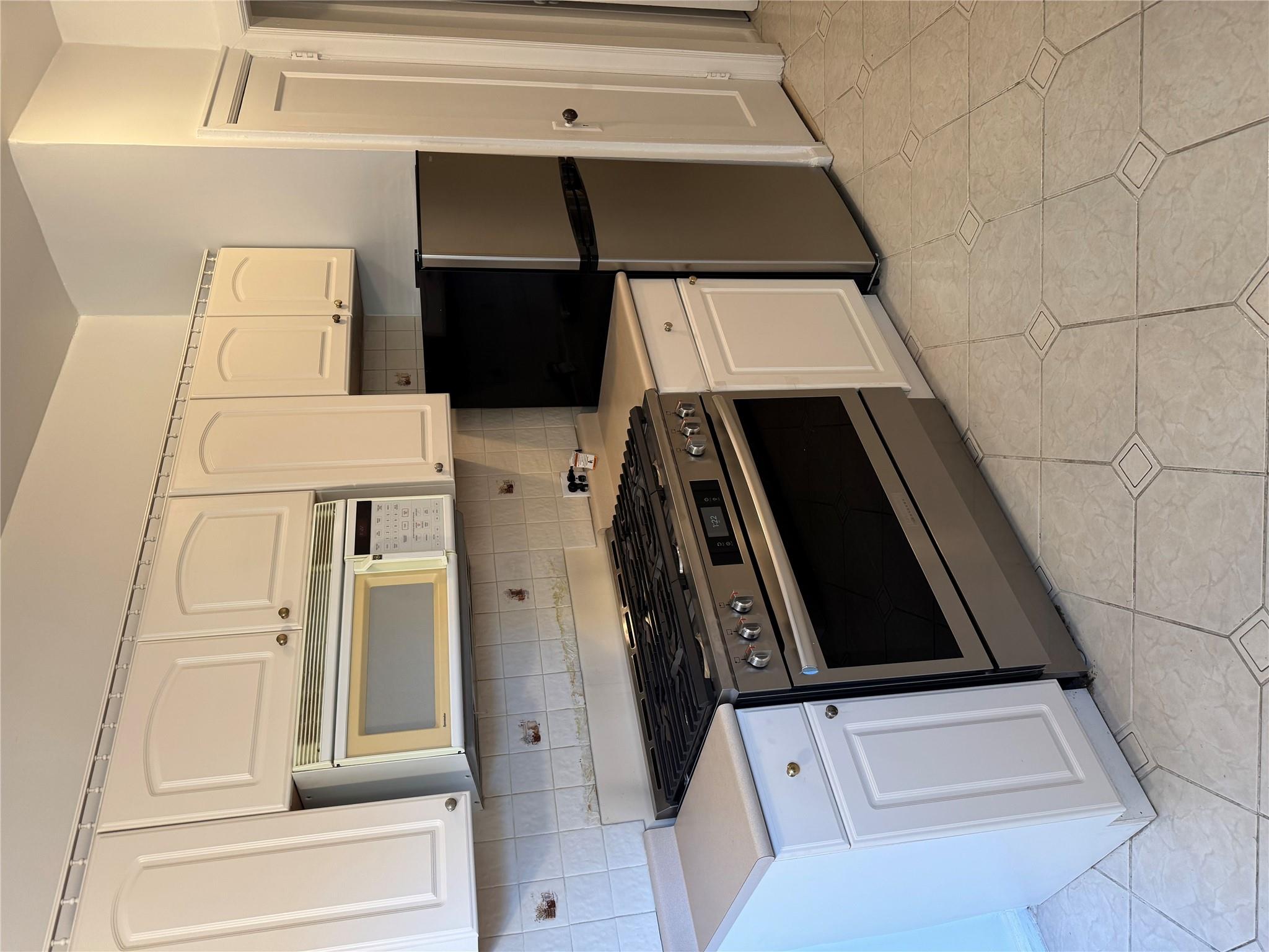 2925 Matthews Avenue 5F