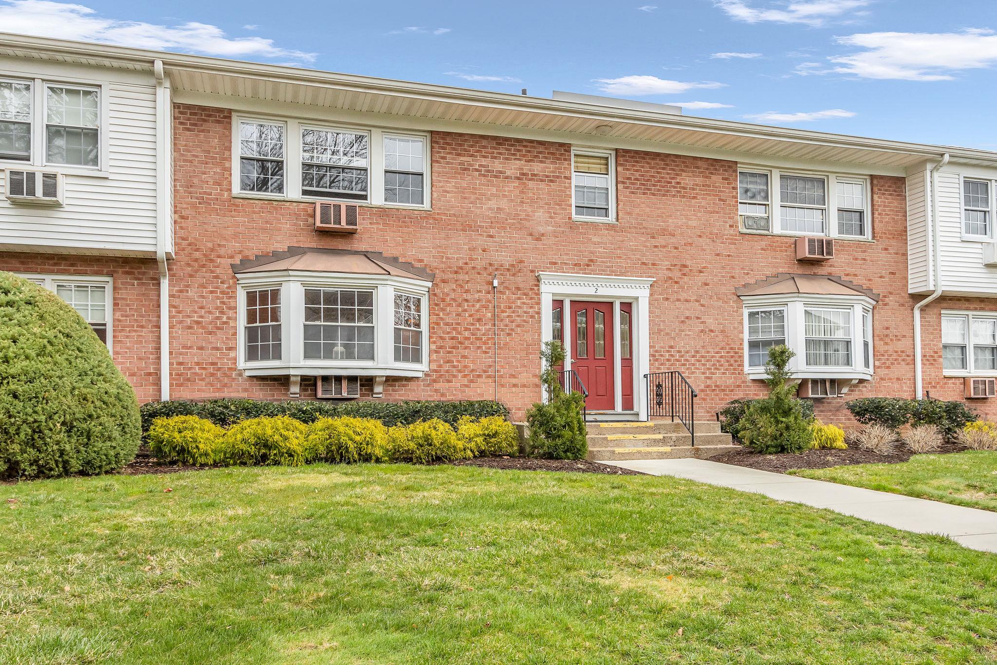 21 Roundtree Circle, Piermont, New York image 2