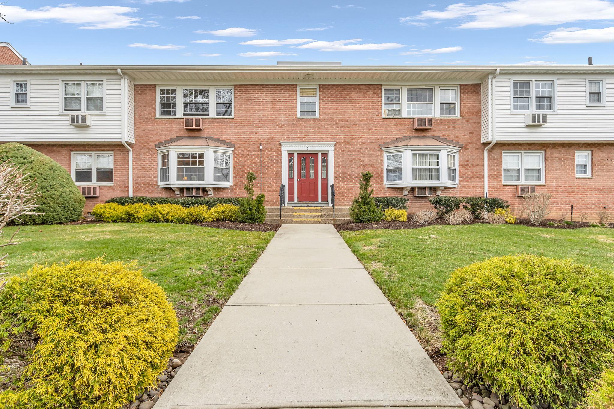 21 Roundtree Circle, Piermont, New York image 1