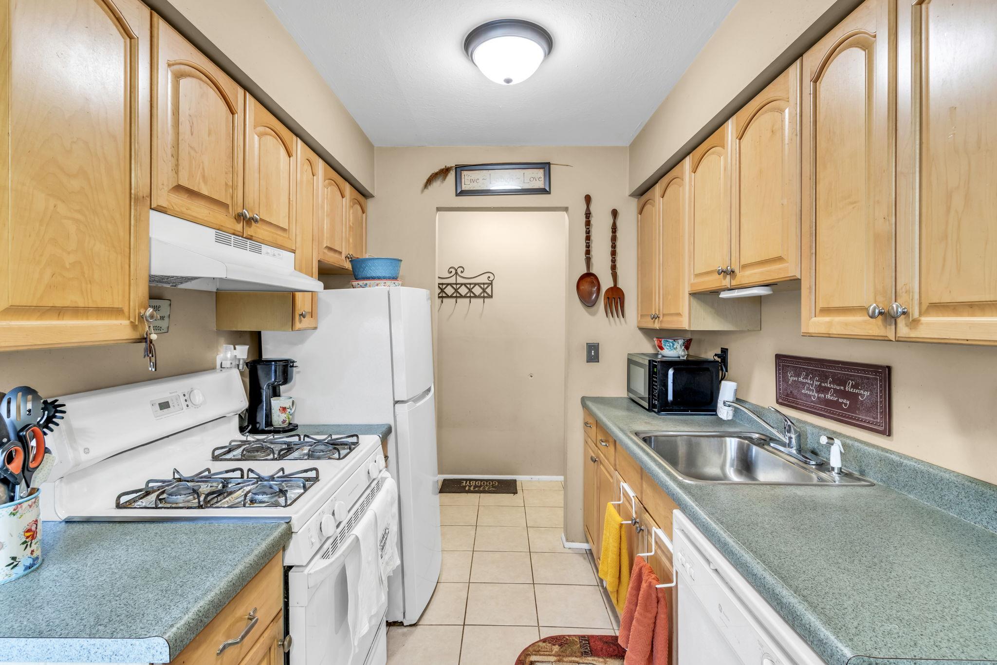 21 Roundtree Circle, Piermont, New York image 14