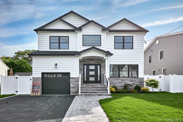 104 MAEDER AVE, MERRICK, NY 11566 - Image ae00dadaeebbd60ada884dcfd0163cee/3266126129