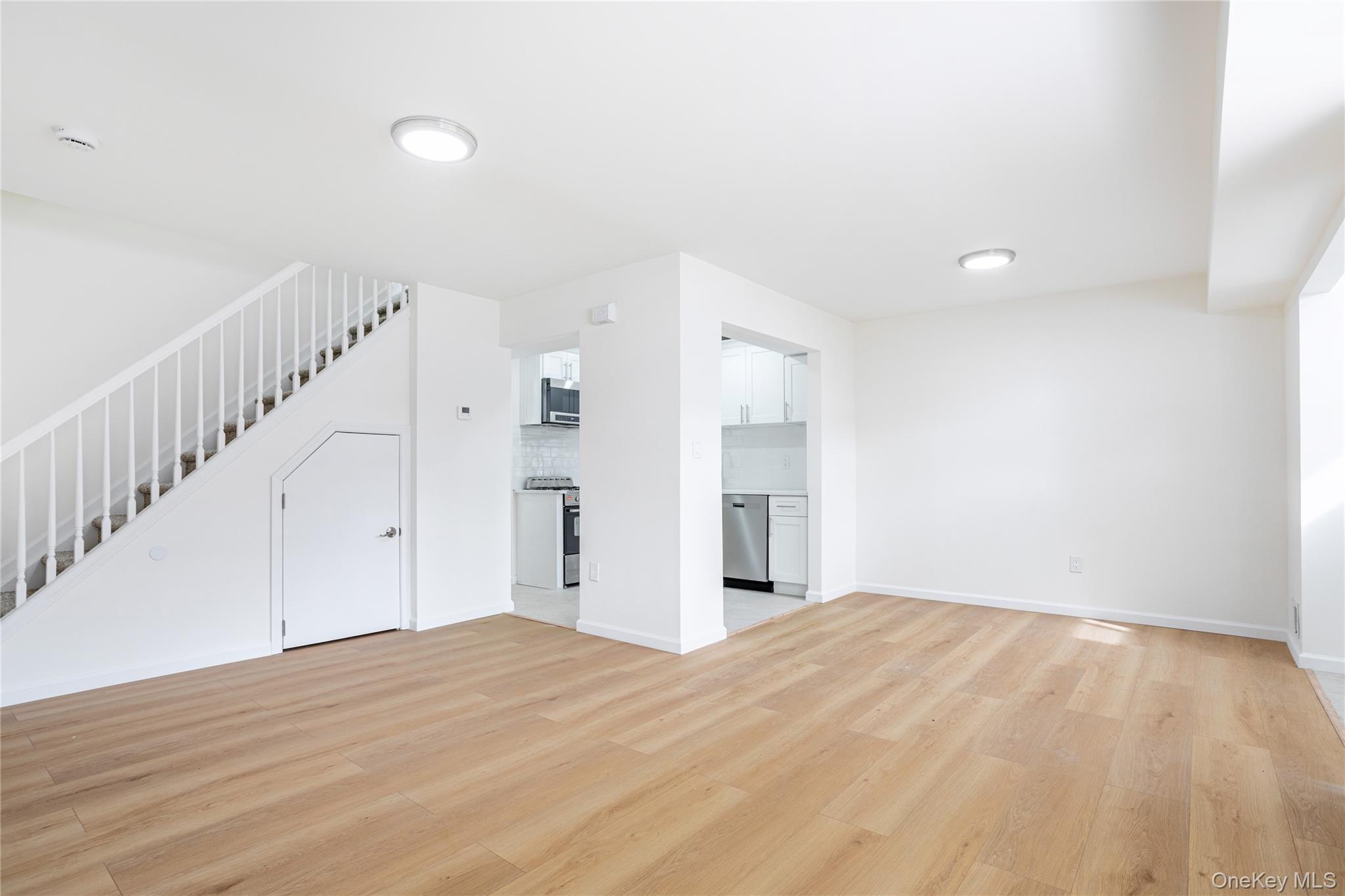 33 Marc Street