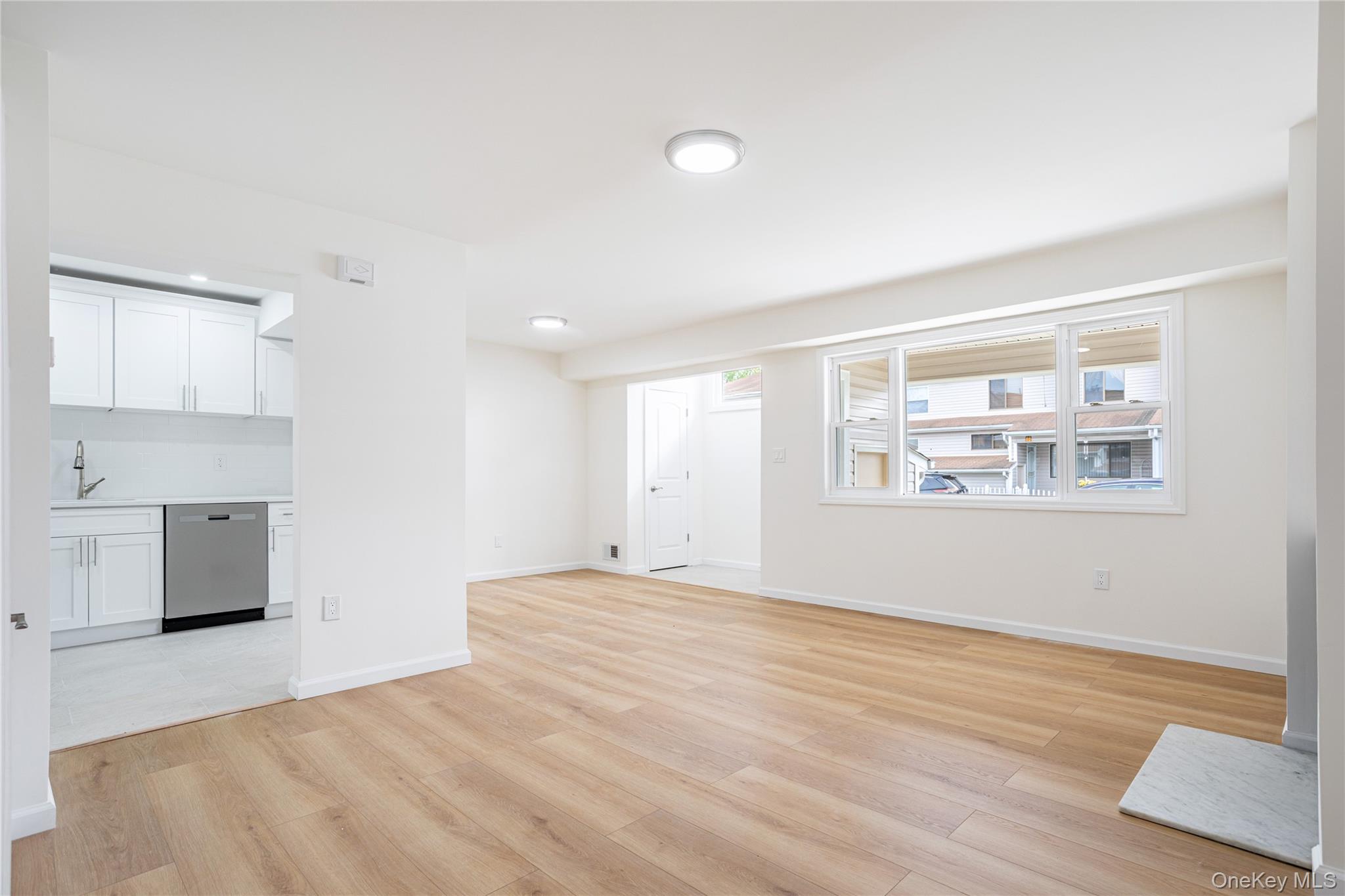 33 Marc Street