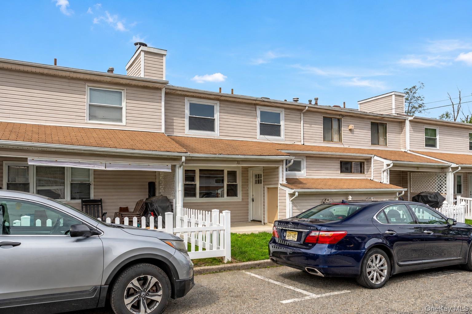 33 Marc Street