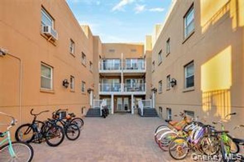 Homes For Sale - 251 W Broadway #306<br/> Long Beach, NY 11561