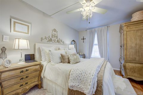 Condo For Sale - 84-39 153rd Avenue #2F<br/> Howard Beach, NY 11414