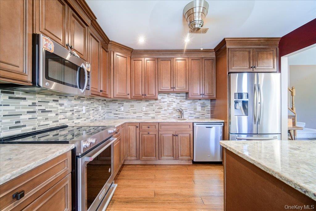 Photo of 47 Deer Crossing Drive, Fishkill, NY 12524 (MLS # 1056249)