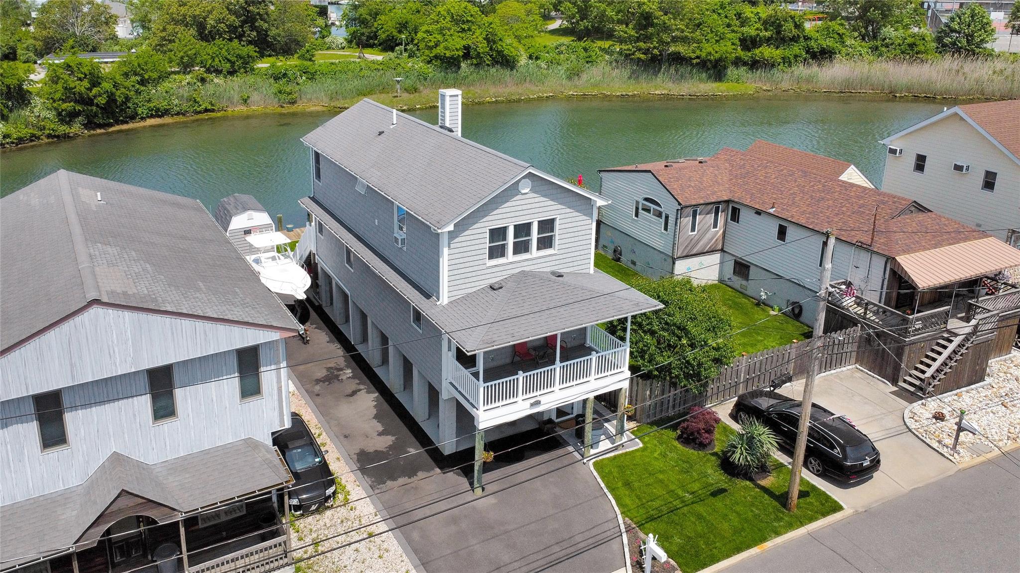 3717 Somerset Drive, Seaford, New York image 2