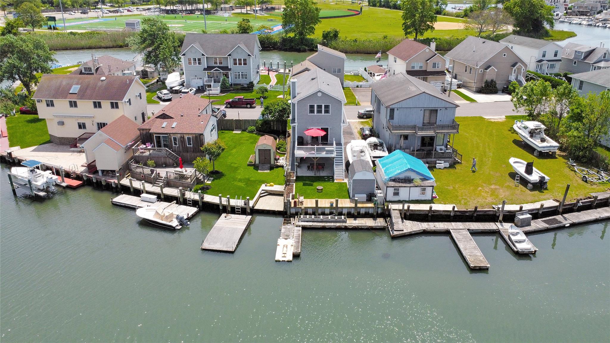 3717 Somerset Drive, Seaford, New York image 35