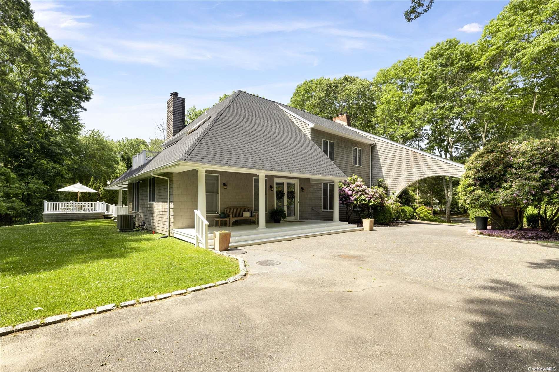 Deerwood Path, Sag Harbor, Hamptons, NY - 4 Bedrooms  
6 Bathrooms - 