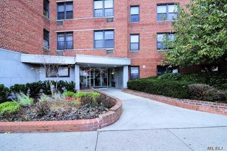 Property for Sale at Queens Boulevard 6F, Forest Hills, Queens, NY - Bedrooms: 1 
Bathrooms: 1 
Rooms: 4  - $325,000