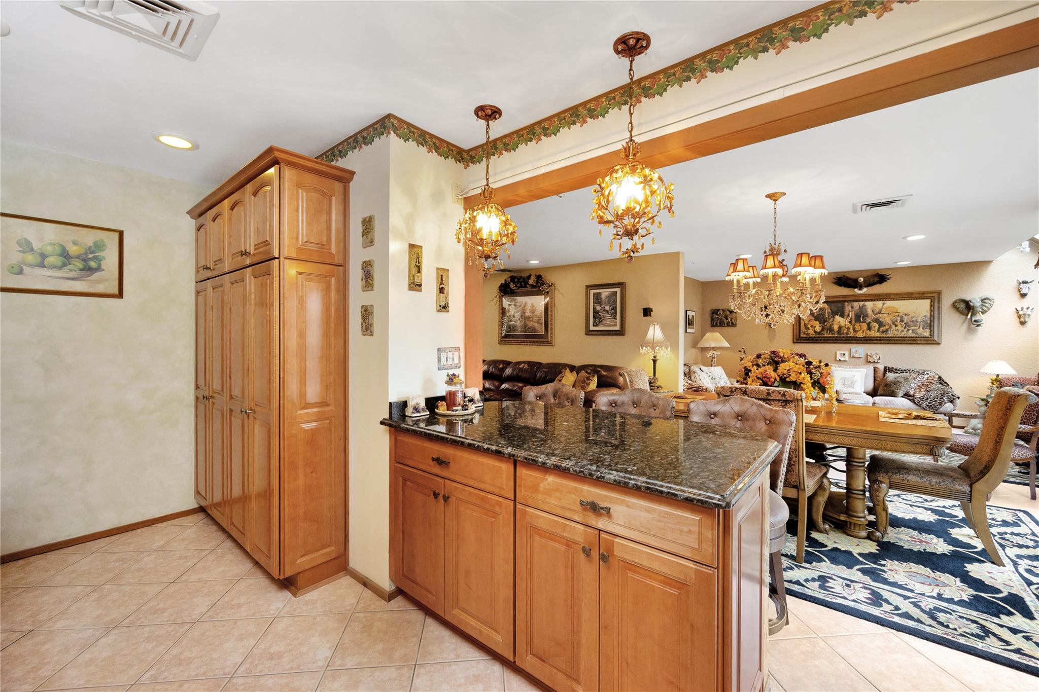 5 Oak Brook Lane, Merrick, New York image 13
