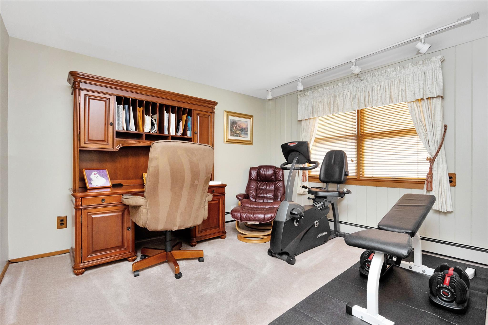 5 Oak Brook Lane, Merrick, New York image 21