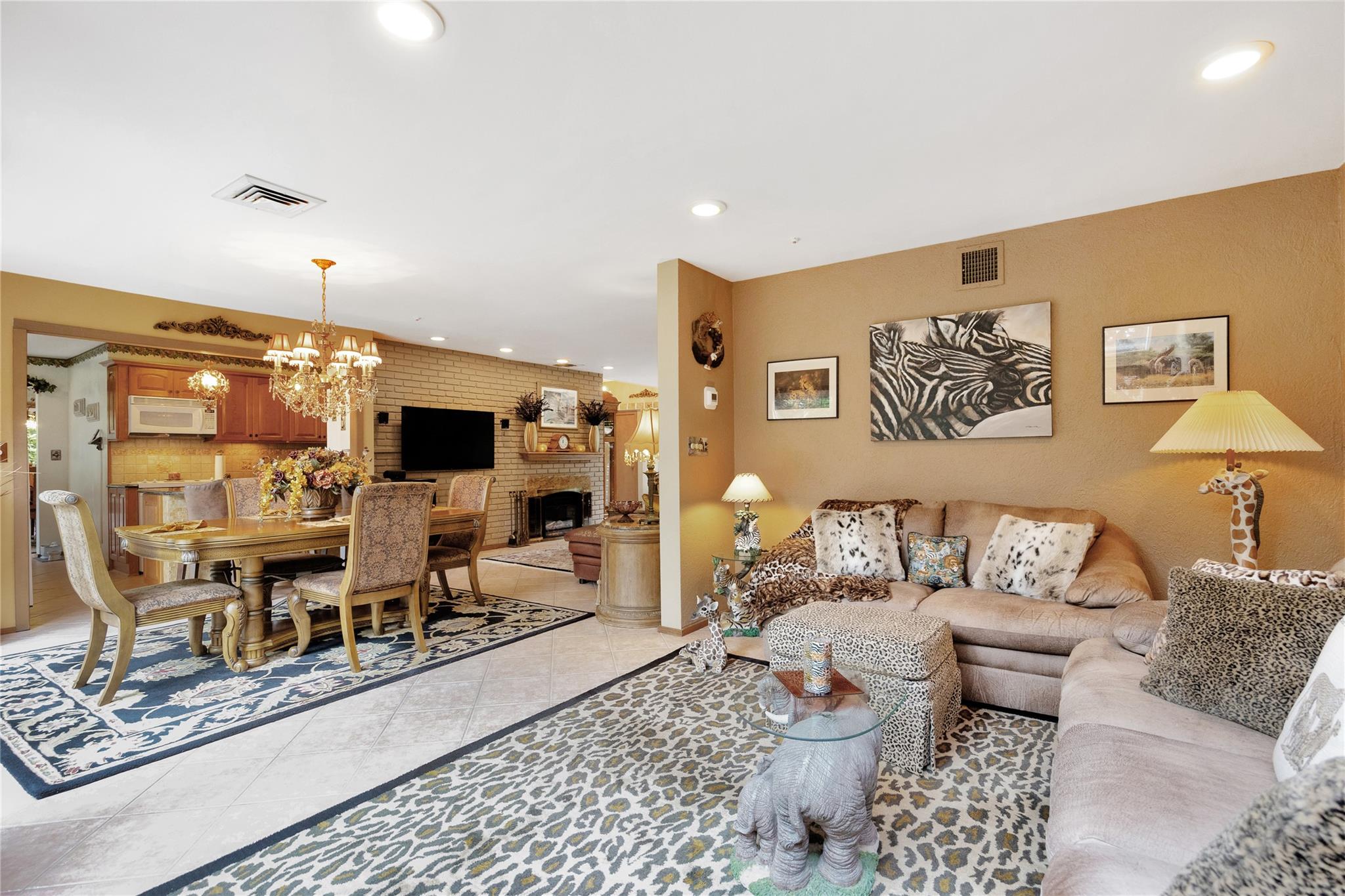 5 Oak Brook Lane, Merrick, New York image 11